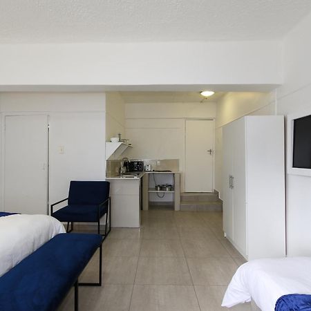 Sea Point Apartment Кейптаун Номер фото